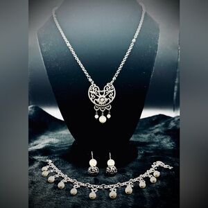 Intricate Silver and Pearl Set of necklace, bracelet and earrings